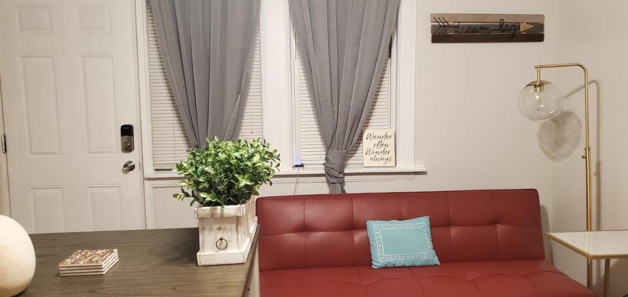 Cozy 1 Bedroom, 1 Min From Irving Park Blue Line, Free Parking شيكاغو المظهر الخارجي الصورة