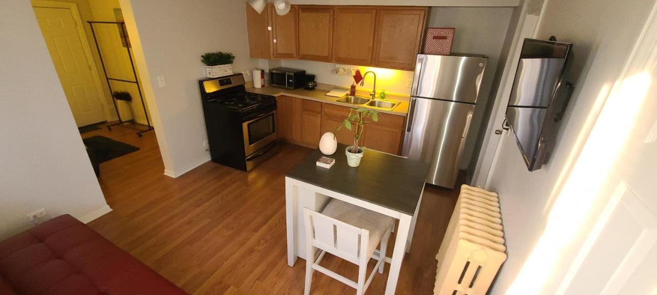Cozy 1 Bedroom, 1 Min From Irving Park Blue Line, Free Parking شيكاغو المظهر الخارجي الصورة