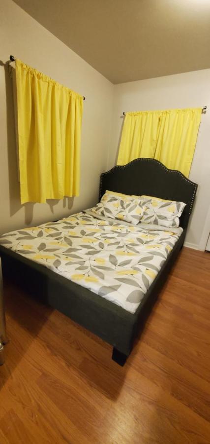 Cozy 1 Bedroom, 1 Min From Irving Park Blue Line, Free Parking شيكاغو المظهر الخارجي الصورة