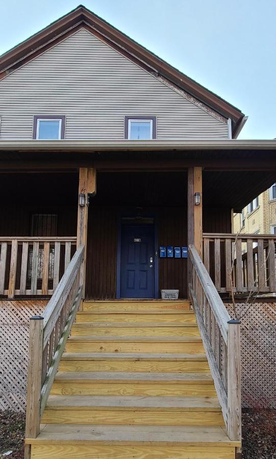 Cozy 1 Bedroom, 1 Min From Irving Park Blue Line, Free Parking شيكاغو المظهر الخارجي الصورة