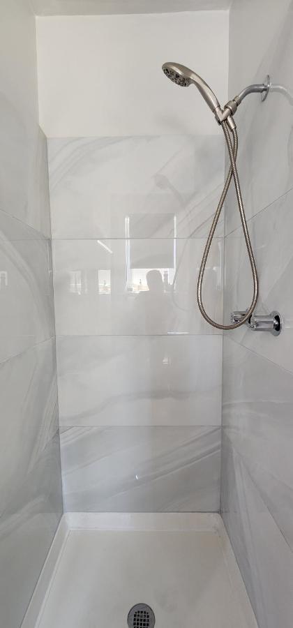 Cozy 1 Bedroom, 1 Min From Irving Park Blue Line, Free Parking شيكاغو المظهر الخارجي الصورة